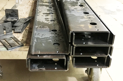 和藝鈑金機(jī)械設(shè)備案例(四) 和藝鈑金機(jī)械設(shè)備案例(四)