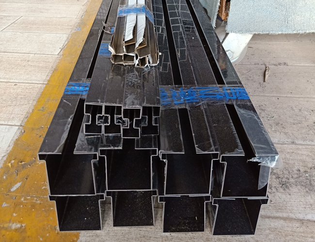 湖南常德德安府門包邊、線條、裝飾、護(hù)欄項目 湖南常德德安府門包邊、線條、裝飾、護(hù)欄項目