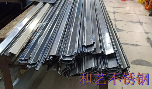 中山紫馬奔騰公寓門鈑金加工 中山紫馬奔騰公寓門鈑金加工