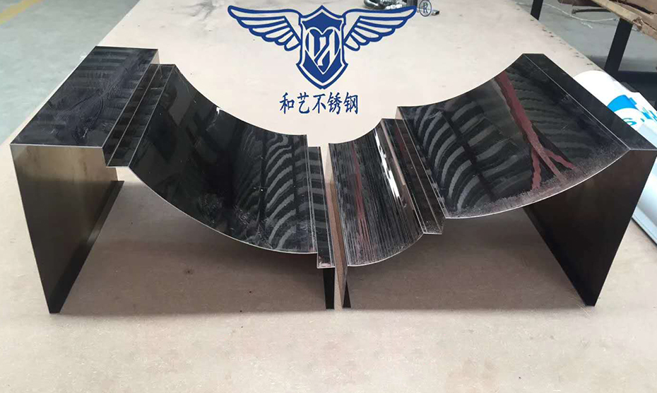 鈑金覆蓋件加工定制(三) 鈑金覆蓋件加工定制(三)